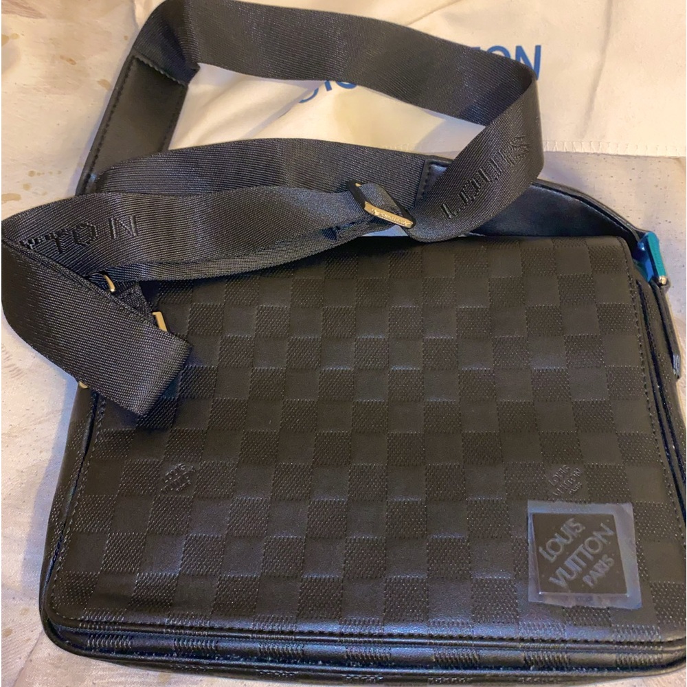 LV District PM Messenger Bag N42710